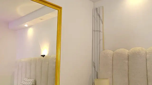 Juliabadlee online show from November 29, 8:23 pm