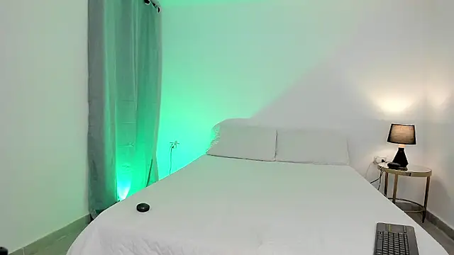 Snapshot of Nate_Ocean chatting on January 16, 1:20 am Nate Ocean online show from January 16, 1:20 am