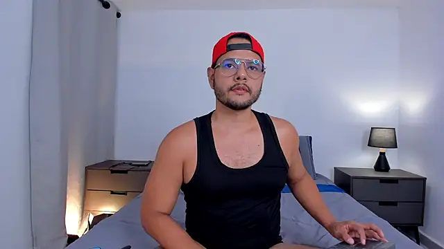 Snapshot of Nate_Ocean chatting on February 3, 3:37 am Nate Ocean online show from February 3, 3:37 am