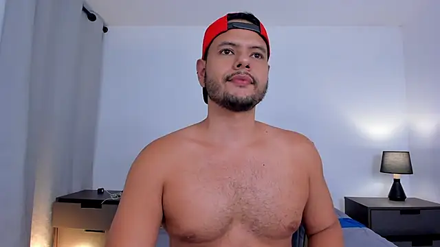 Snapshot of Nate_Ocean chatting on February 3, 6:40 am Nate Ocean online show from February 3, 6:40 am