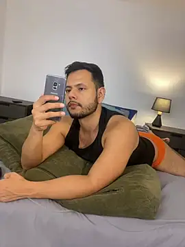 Snapshot of Nate_Ocean chatting on February 10, 3:21 am Nate Ocean online show from February 10, 3:21 am