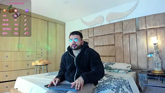 petterwilly1 online show from March 7, 3:18 pm