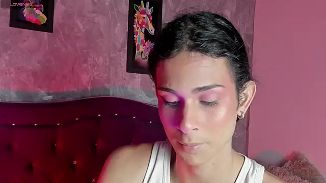 Mara friendboy699 online show from December 20, 8:01 pm