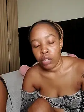 R-thequeen online show from April 15, 11:50 am