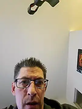 Snapshot of fred134969 chatting on February 2, 5:21 am fred134969 online show from February 2, 5:21 am
