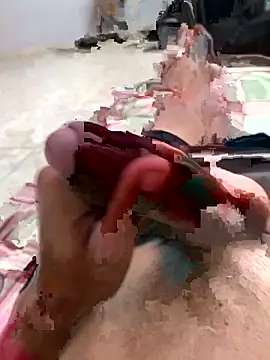 Snapshot of broklinguga chatting on October 5, 2:37 pm broklinguga online show from October 5, 2:37 pm