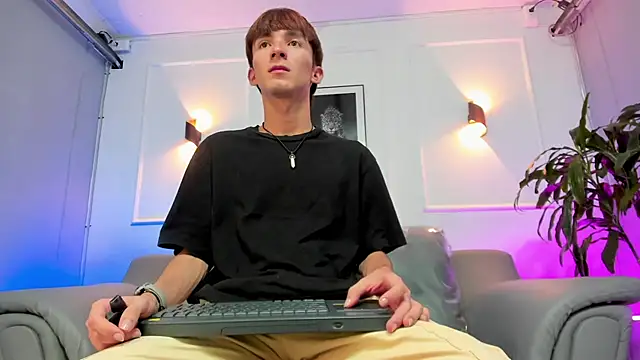 Snapshot of Jake_evans chatting on April 12, 4:50 am Jake evans online show from April 12, 4:50 am