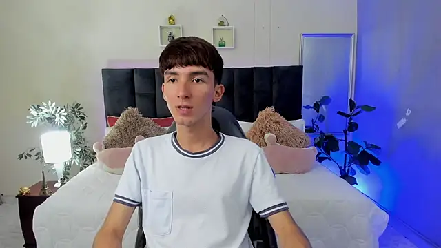 Snapshot of Jake_evans chatting on May 11, 2:45 pm Jake evans online show from May 11, 2:45 pm