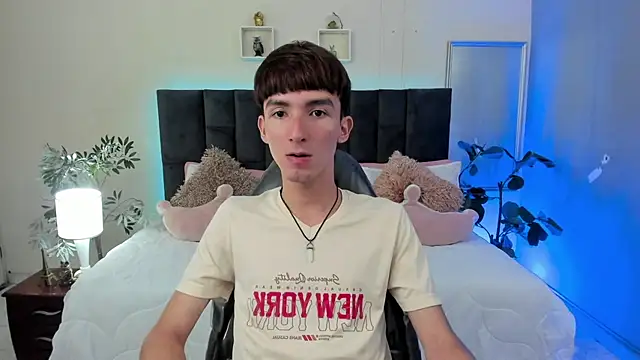 Snapshot of Jake_evans chatting on May 21, 2:24 pm Jake evans online show from May 21, 2:24 pm
