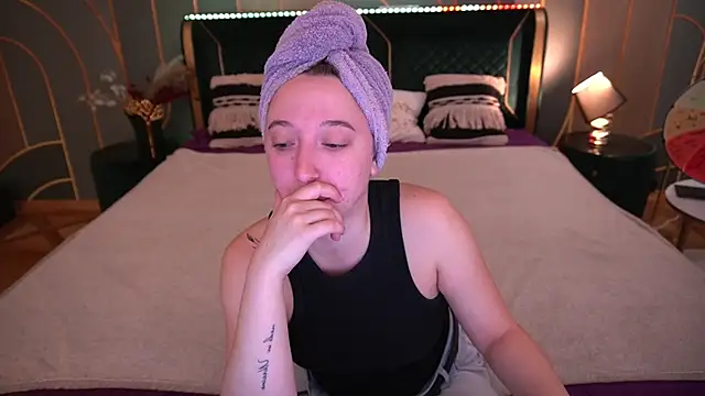 MonAmourrrR online show from September 25, 5:44 am