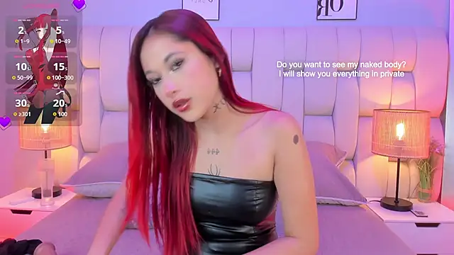Snapshot of SkinnyFoxy chatting on April 23, 9:50 pm SkinnyFoxy online show from April 23, 9:50 pm