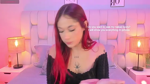 Snapshot of SkinnyFoxy chatting on April 28, 8:14 pm SkinnyFoxy online show from April 28, 8:14 pm