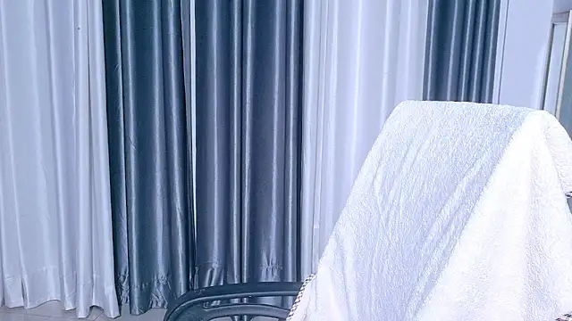 Snapshot of Aashika-Kaur chatting on May 4, 5:03 am Aashika-Kaur online show from May 4, 5:03 am