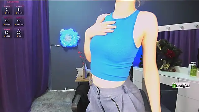 Snapshot of liana_kisses chatting on February 4, 3:04 pm liana kisses online show from February 4, 3:04 pm