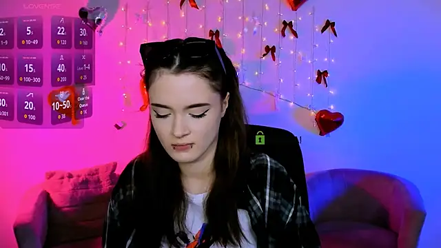 liana kisses online show from March 24, 7:52 pm