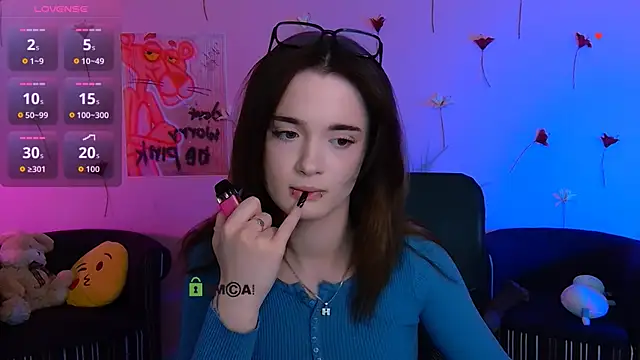 liana kisses online show from May 9, 6:57 pm