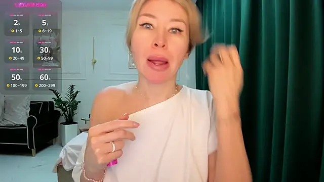 Snapshot of Jolie_Ozolla chatting on December 9, 4:45 am Jolie Ozolla online show from December 9, 4:45 am