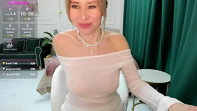 Snapshot of Jolie_Ozolla chatting on January 31, 12:18 pm Jolie Ozolla online show from January 31, 12:18 pm