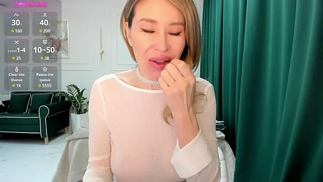 Snapshot of Jolie_Ozolla chatting on February 12, 5:26 am Jolie Ozolla online show from February 12, 5:26 am