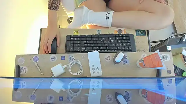 misstoya online show from December 6, 11:47 pm