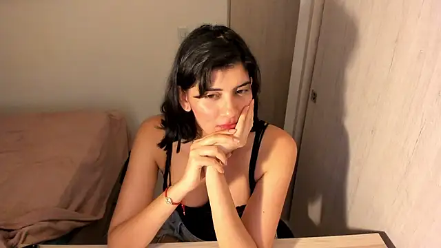 misstoya online show from May 19, 1:56 am