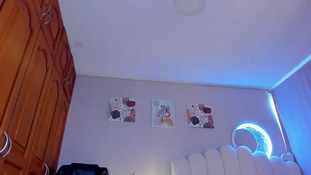 martinaaricci online show from November 12, 12:16 pm