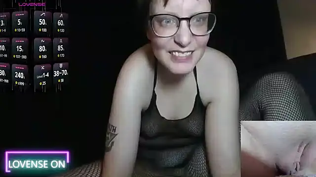 PernillaGirl online show from January 8, 7:13 pm