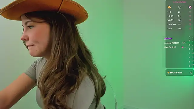 EmiliaDreams online show from March 13, 2:33 pm