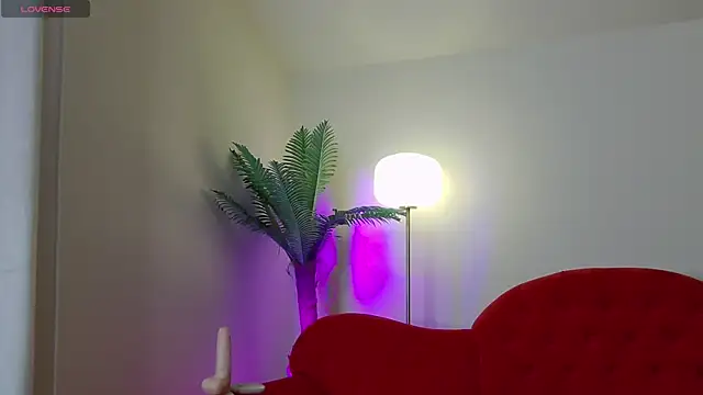 Anissa Leen online show from February 11, 9:14 pm