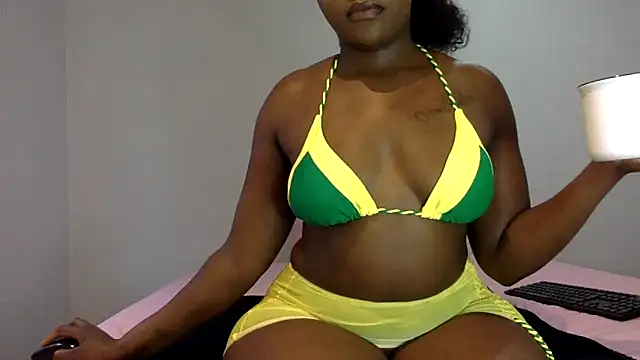 Snapshot of Bootylexy22 chatting on December 21, 6:52 am Bootylexy22 online show from December 21, 6:52 am