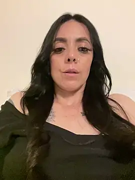 AndreaValencia online show from March 10, 5:00 am