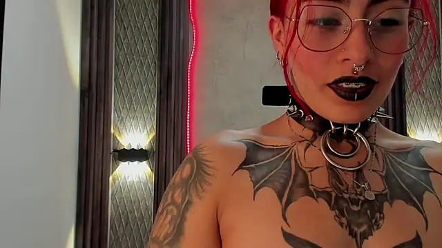 selene red  online show from January 11, 8:43 pm