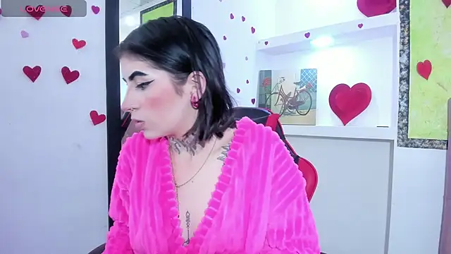 Snapshot of Bonnye_star chatting on February 17, 11:55 pm Bonnye star online show from February 17, 11:55 pm