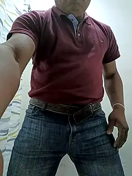 Snapshot of Riatatuil chatting on February 7, 2:43 pm Riatatuil online show from February 7, 2:43 pm