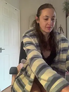 Snapshot of Littlelolo60 chatting on January 27, 8:29 am Littlelolo60 online show from January 27, 8:29 am