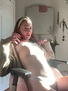 Snapshot of Littlelolo60 chatting on February 6, 3:20 pm Littlelolo60 online show from February 6, 3:20 pm