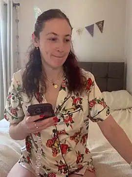 Snapshot of Littlelolo60 chatting on February 7, 8:33 am Littlelolo60 online show from February 7, 8:33 am