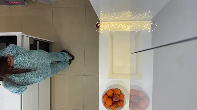 Mika Miller online show from December 20, 9:39 pm