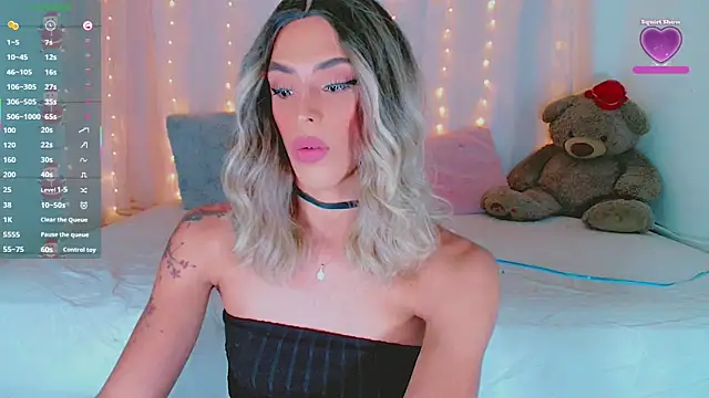 Snapshot of AlanaBekeer chatting on December 19, 10:39 pm AlanaBekeer online show from December 19, 10:39 pm