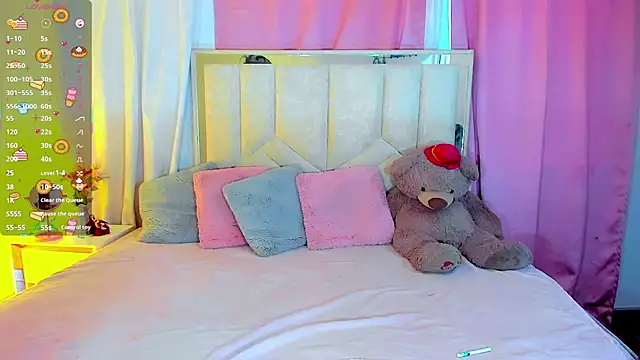 Snapshot of AlanaBekeer chatting on March 21, 10:13 pm AlanaBekeer online show from March 21, 10:13 pm