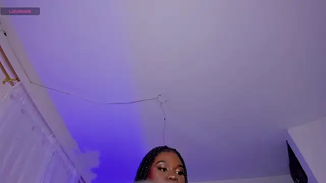 Snapshot of Scarlett_811 chatting on February 7, 4:27 am Scarlett 811 online show from February 7, 4:27 am