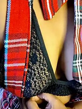 Snapshot of VR_here_4U chatting on February 2, 6:50 pm VR here 4U online show from February 2, 6:50 pm