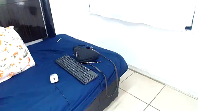 Snapshot of xlover35 chatting on December 17, 1:38 pm xlover35 online show from December 17, 1:38 pm