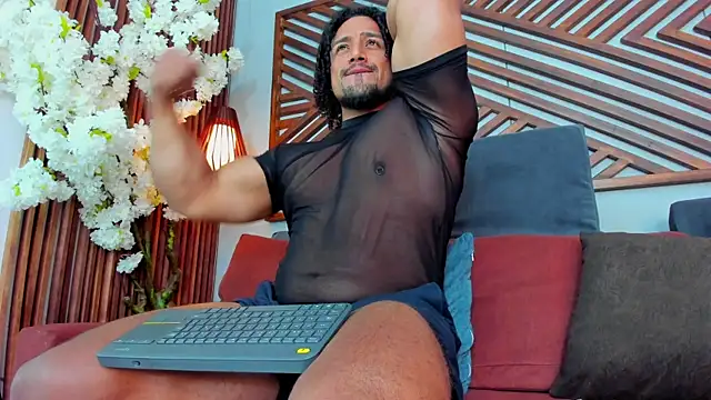 MikeEstevess online show from May 17, 7:28 am