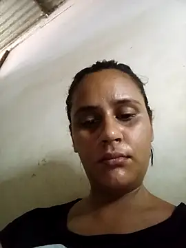 Snapshot of Andreita_95 chatting on October 12, 1:54 pm Andreita 95 online show from October 12, 1:54 pm