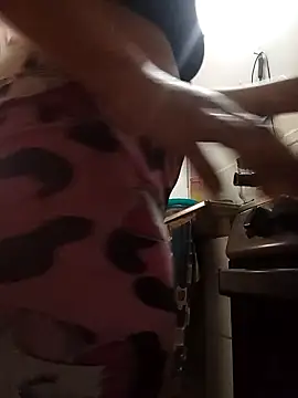 Snapshot of Andreita_95 chatting on October 27, 2:10 pm Andreita 95 online show from October 27, 2:10 pm