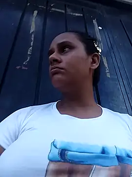 Snapshot of Andreita_95 chatting on October 28, 10:23 pm Andreita 95 online show from October 28, 10:23 pm