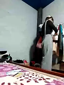 Snapshot of tara_0000 chatting on January 9, 2:54 am tara 0000 online show from January 9, 2:54 am