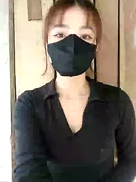 Snapshot of tara_0000 chatting on February 23, 3:13 am tara 0000 online show from February 23, 3:13 am