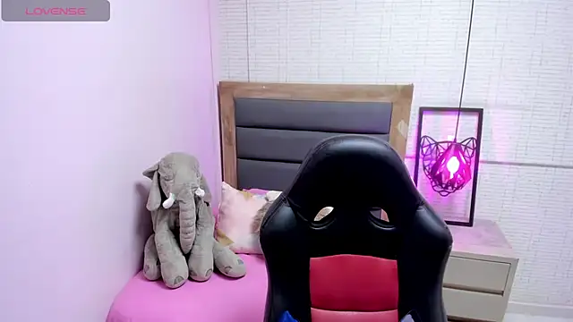 Snapshot of Kittytimberlake chatting on January 20, 6:43 pm Kittytimberlake online show from January 20, 6:43 pm